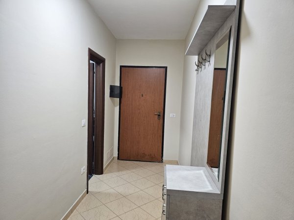 Tirane, shitet apartament 1+1 Kati 8, 63 m² 100.000 € (YZBERISHT)