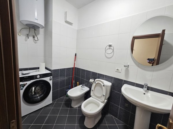Tirane, shitet apartament 1+1 Kati 8, 63 m² 100.000 € (YZBERISHT)
