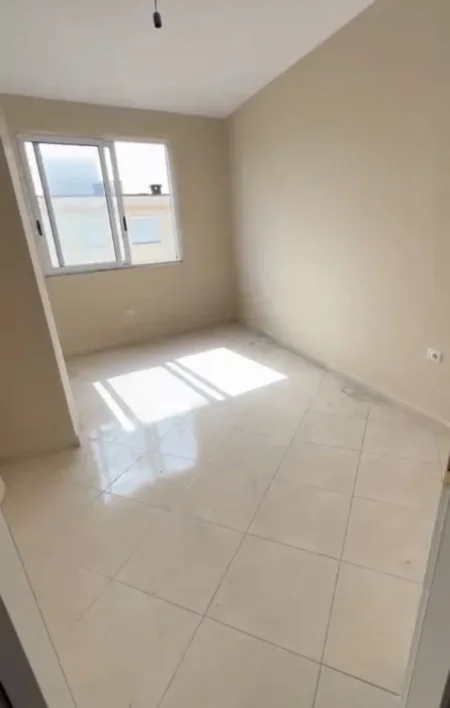 Tirane, jepet me qera apartament 2+1+Ballkon Kati 9, 35.000 € (Rruga Sokrat Miho)