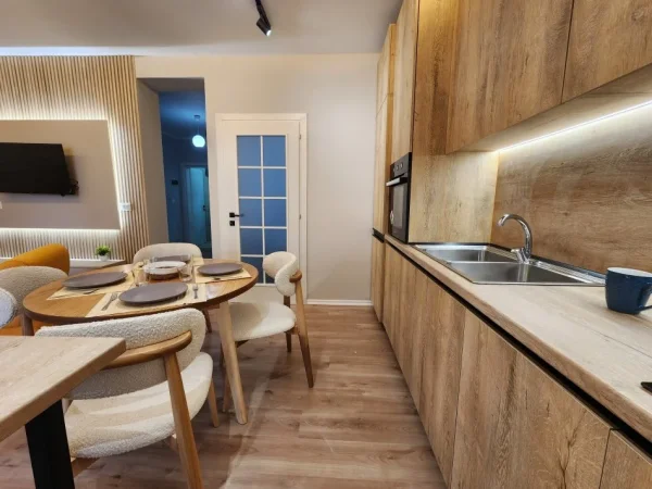 SHITET: Apartament 3+1 & Verandë || 📌🏖️Durrës te Hotel Iliria || I Kompletuar dhe Investuar 100% || 151m² || (163,000€)