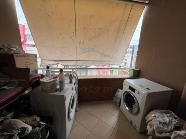 Tirane, shitet apartament 2+1+Ballkon Kati 7, 91 m² 140.000 € (Unaza e Re)