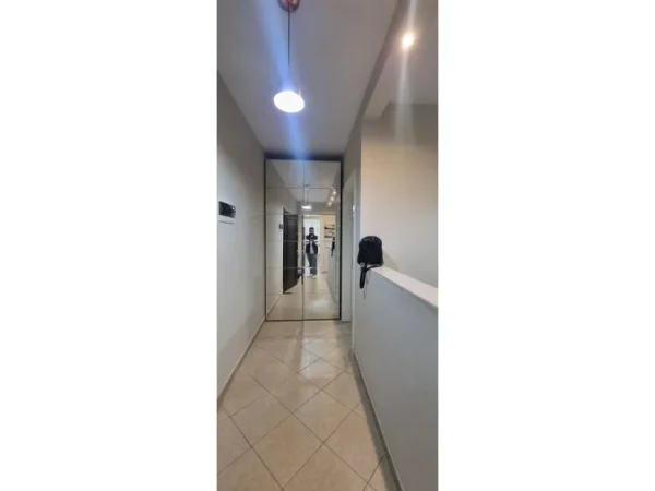 Tirane, shitet apartament 1+1+Ballkon Kati 3, 62 m² 135.000 € (Materniteti i Ri)
