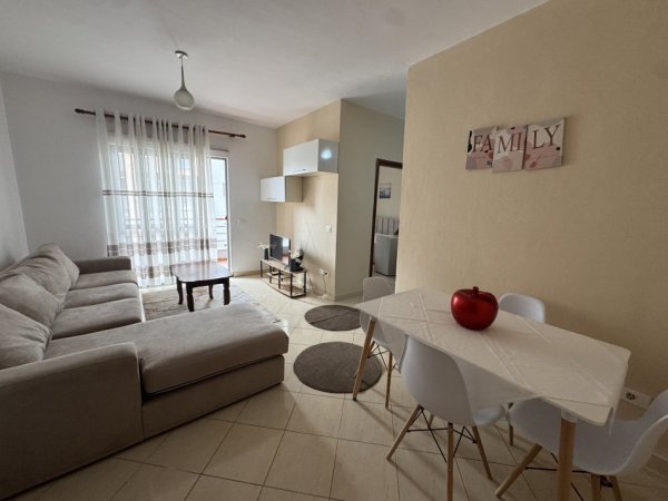 Tirane, jepet me qera apartament 1+1+Ballkon Kati 7, 65 m² 400 € (Aleksandri i madh)