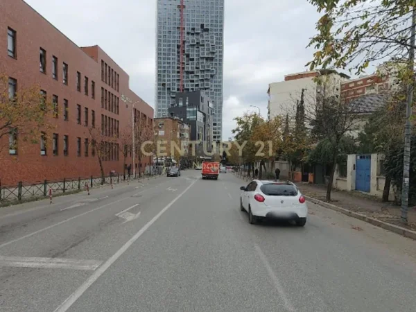 Tirane, jepet me qera dyqan Kati 0, 20 m² 1.000 € (Neom114459)
