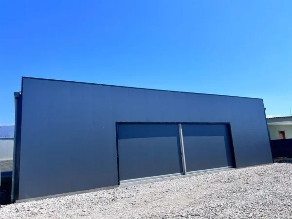 Tirane, jepet me qera magazine Kati 0, 600 m² 4.000 € (Dogana , Ish Shqiponja)