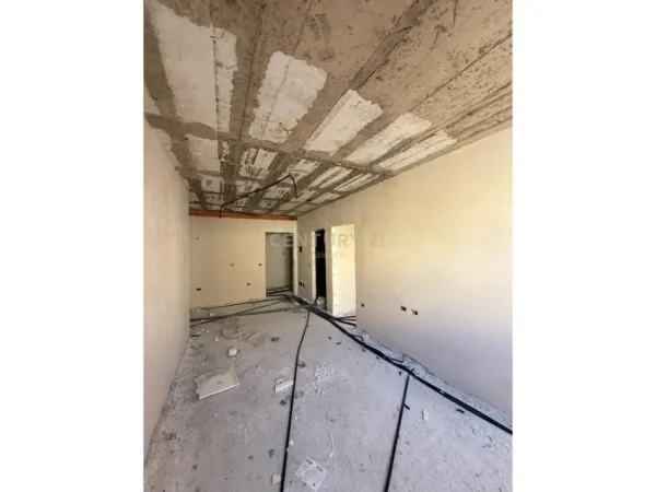 Durres, shitet apartament 1+1+Ballkon Kati 3, 60 m² 65.000 € (Golem shkembi i kavajes)