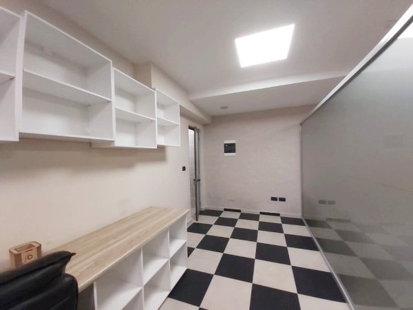 Jepet me Qera: Ambient Pune - Open Space - I RI & i INVESTUAR  📌BLLOK || (600€/ Muaj)
