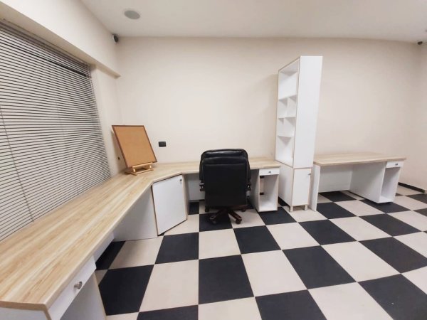 Jepet me Qera: Ambient Pune - Open Space - I RI & i INVESTUAR  📌BLLOK || (600€/ Muaj)