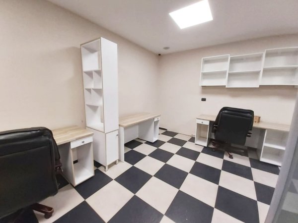 Jepet me Qera: Ambient Pune - Open Space - I RI & i INVESTUAR  📌BLLOK || (600€/ Muaj)