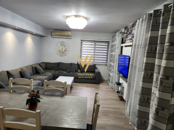 Tirane, jepet me qera apartament 2+1+Ballkon Kati 1, 90 m² 550 € (KODRA E DIELLIT)