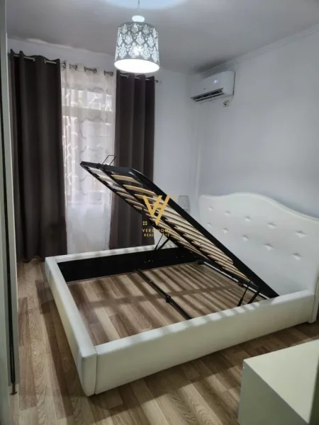 Tirane, jepet me qera apartament 2+1+Ballkon Kati 1, 90 m² 550 € (KODRA E DIELLIT)