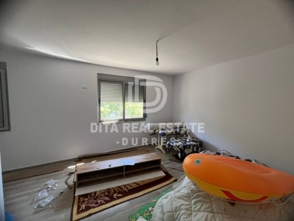 Durres, shitet Vile 2 Katshe Kati 2, 270 m² 275.000 € (Hekurudha Plazh)