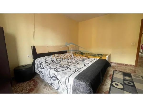Shitet, Apartament 2+1, Rruga Kongresi Manastirit, Tirane.AREA52783