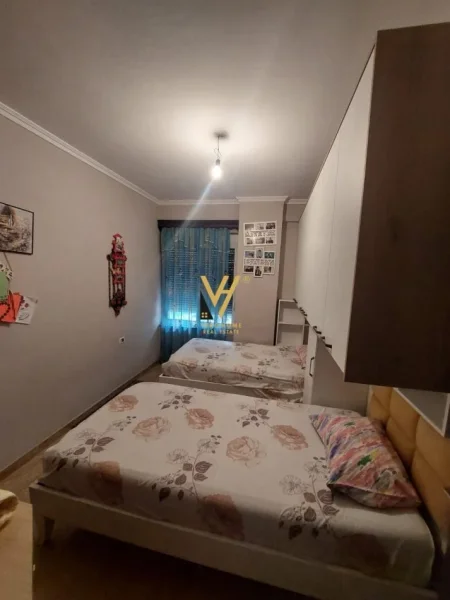 Tirane, jepet me qera apartament 2+1+Ballkon Kati 2, 110 m² 500 € (ASTIR)