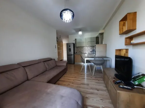 Tirane, jepet me qera apartament 1+1+Ballkon Kati 2, 62 m² 450 € (Qyteti studenti)