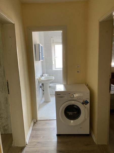 Tirane, jepet me qera apartament 2+1+Ballkon Kati 4, 51 m² 450 €