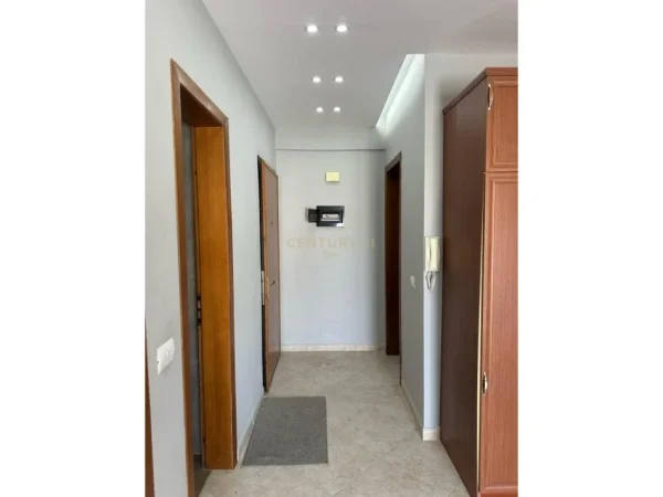 Durres, shitet apartament 2+1+Ballkon Kati 5, 110 m² 103.000 € (Rruga Liria)