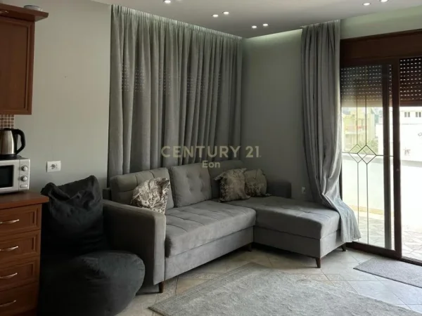 Durres, shitet apartament 2+1+Ballkon Kati 5, 110 m² 103.000 € (Rruga Liria)