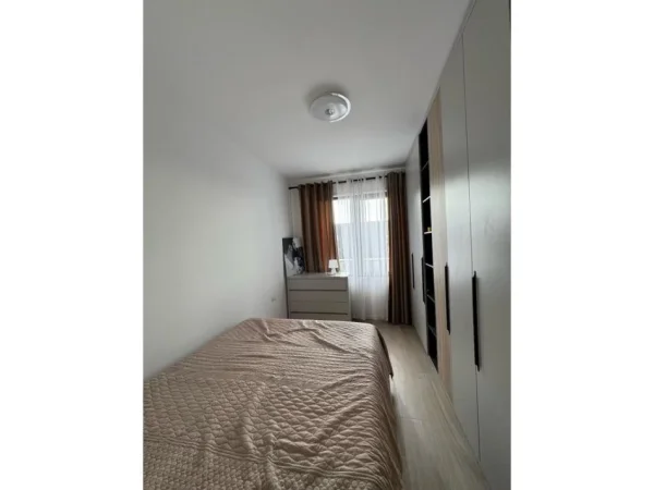 Tirane, jepet me qera apartament 1+1 Kati 8, 46 m² 550 € (DON BOSKO 1+1 POST PARKIMI 550€)