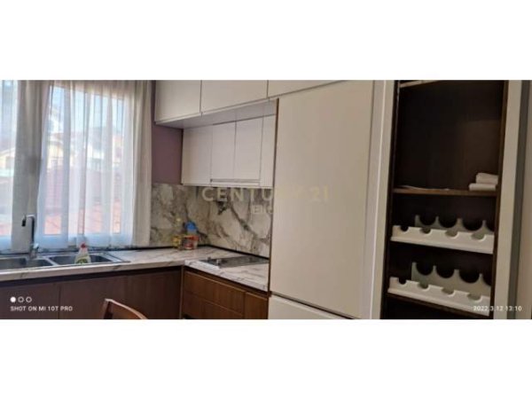 Tirane, jap me qera apartament 1+1 Kati 3, 62 m² 450 Euro (Rruga e Elbasanit)