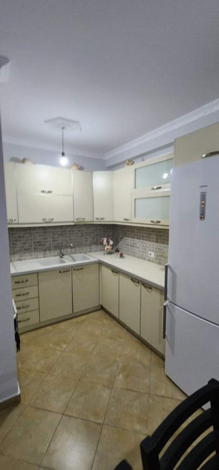 Tirane, ofert apartament 2+1+BLK Kati 1, 85 m² 33.000 Euro (Yzberisht)