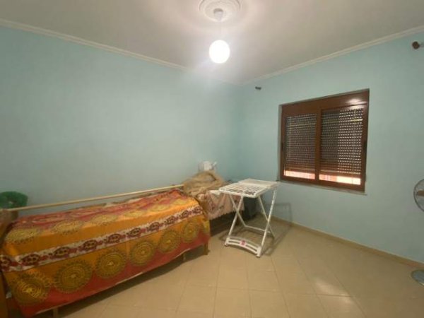 Tirane, jepet me qera apartament 3+1 Kati 2, 130 m² 35.000 Euro (Siri Kodra)