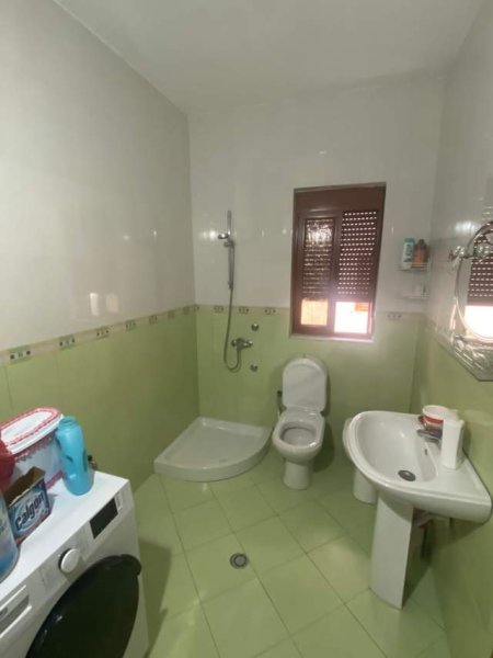 Tirane, jepet me qera apartament 3+1 Kati 2, 130 m² 35.000 Euro (Siri Kodra)