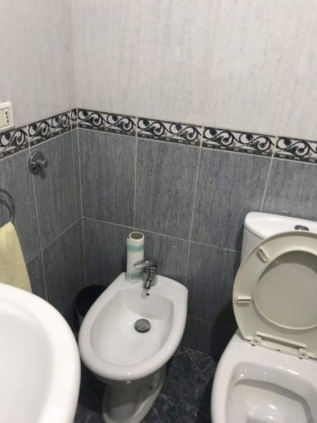 Tirane, jepet me qera apartament 1+1+BLK Kati 5, 60 m² 400 Euro (ish-ekspozita)
