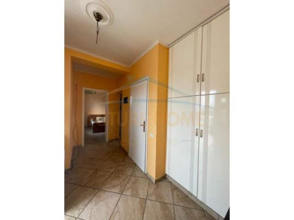 Tirane, shitet apartament 1+1+BLK Kati 5, 169 m² 134.000 Euro (Medreseja)