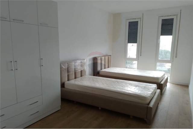 Tirane, apartament duplex 2+1+BLK Kati 5, 106 m² 450 Euro (Prane shkolles se Bashkuar, QSUT)