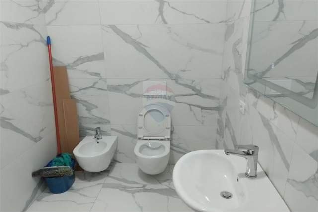 Tirane, apartament duplex 2+1+BLK Kati 5, 106 m² 450 Euro (Prane shkolles se Bashkuar, QSUT)