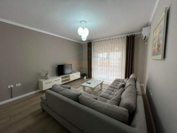 Tirane, jepet me qera apartament 3+1+BLK Kati 3, 120 m² 950 Euro (Kopshti Botanik)