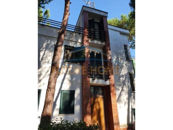 Durres, shitet Vile 3+1+A+BLK Kati 2, 408 m² 400.000 Euro (Qerret)