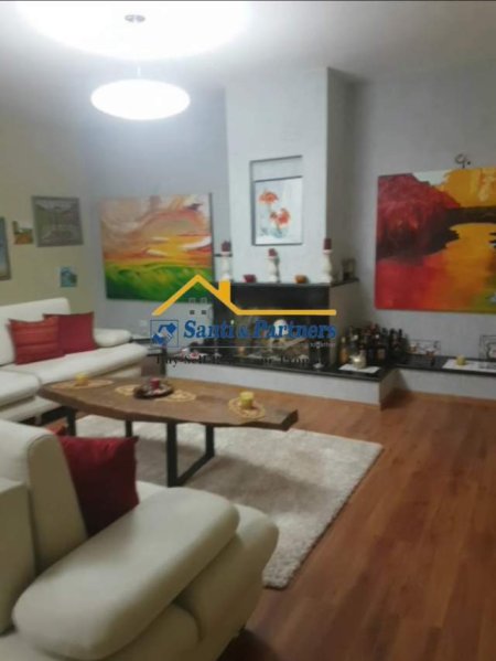 Tirane, jap me qera Vile 3+1+A+BLK Kati 2, 120 m² 1.000 Euro (Rruga Elbasanit)