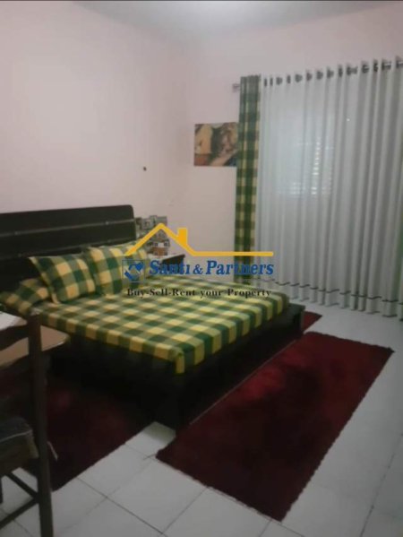 Tirane, jap me qera Vile 3+1+A+BLK Kati 2, 120 m² 1.000 Euro (Rruga Elbasanit)