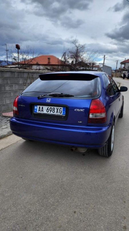 Korce, shes makine Honda Civic Viti 1999, 2.000 Euro