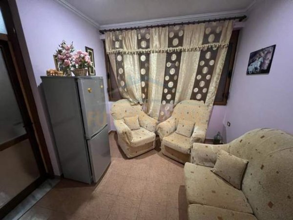 Korce, shitet apartament 2+1+BLK Kati 3, 92 m² 42.000 Euro (Lagjia 4, Korçë.)