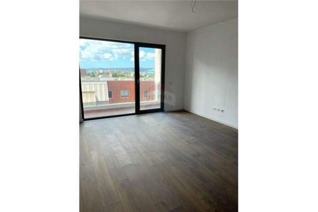 Tirane, jap me qera apartament duplex 2+1+BLK 85 m² 350 € (Tower Bridge 3)