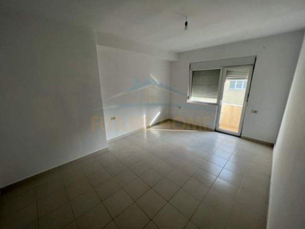 Korce, shitet apartament 2+1+BLK Kati 6, 108 m² 59.400 Euro (Lagjia 18, Korçë)