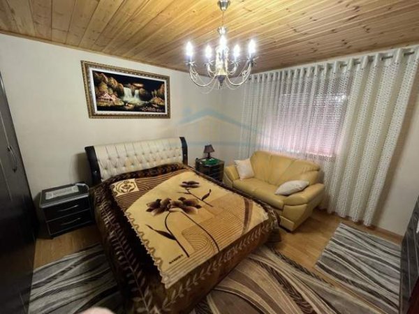 Korce, shitet Vile 2 Katshe Kati 2, 164 m² 105.000 Euro (Lagjia 8, Korçë)