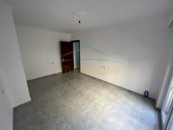 Korce, shitet apartament 2+1+BLK Kati 2, 115 m² 63.200 Euro (Lagjia 18, Korçë)