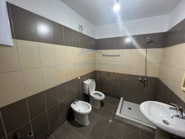 Korce, shitet apartament 2+1+BLK Kati 2, 115 m² 63.200 Euro (Lagjia 18, Korçë)