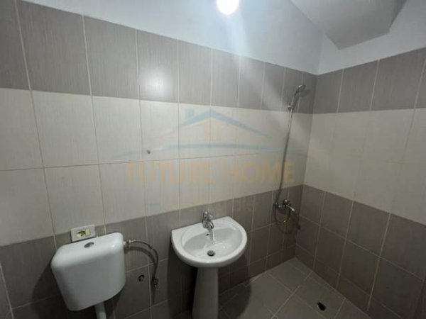 Korce, shitet apartament 2+1+BLK Kati 2, 115 m² 63.200 Euro (Lagjia 18, Korçë)