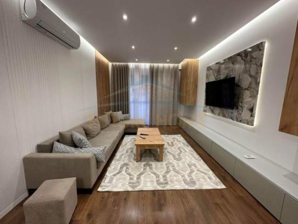 Tirane, shes apartament 2+1+BLK Kati 3, 117 m² 206.000 Euro (Unaza e Re)