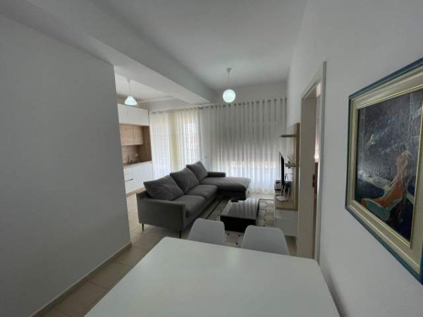 Tirane, jepet me qera apartament 1+1+BLK Kati 3, 68 m² 350 Euro (mangalem 21)