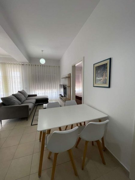 Tirane, jepet me qera apartament 1+1+BLK Kati 3, 68 m² 350 Euro (mangalem 21)