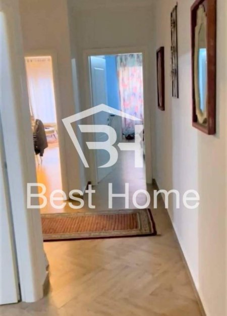 Tirane, shes apartament 2+1+BLK Kati 5, 116 m² 105.000 Euro (Kthesa e Kamzes, pallatet e verdha, prane Ana Mark)