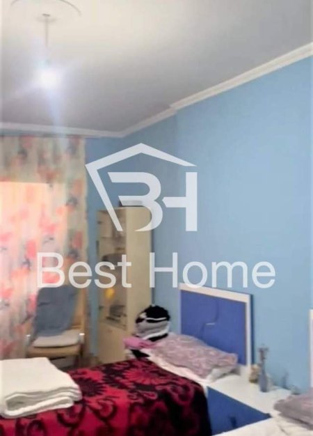 Tirane, shes apartament 2+1+BLK Kati 5, 116 m² 105.000 Euro (Kthesa e Kamzes, pallatet e verdha, prane Ana Mark)