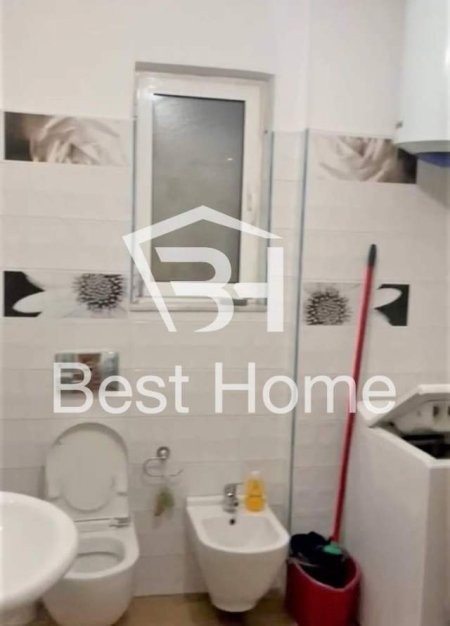 Tirane, shes apartament 2+1+BLK Kati 5, 116 m² 105.000 Euro (Kthesa e Kamzes, pallatet e verdha, prane Ana Mark)