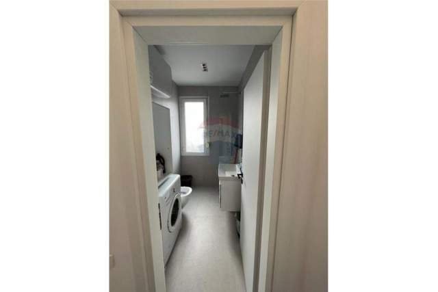 Tirane, jepet me qera apartament 1+1+A+BLK Kati 11, 56 m² 600 Euro (Rr. Barrikadave)